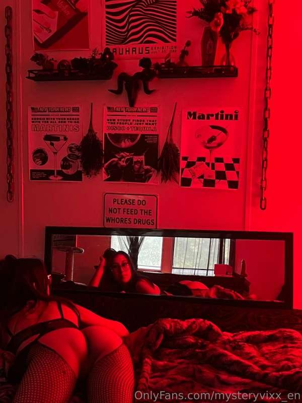 mysteryvixx_en image #1