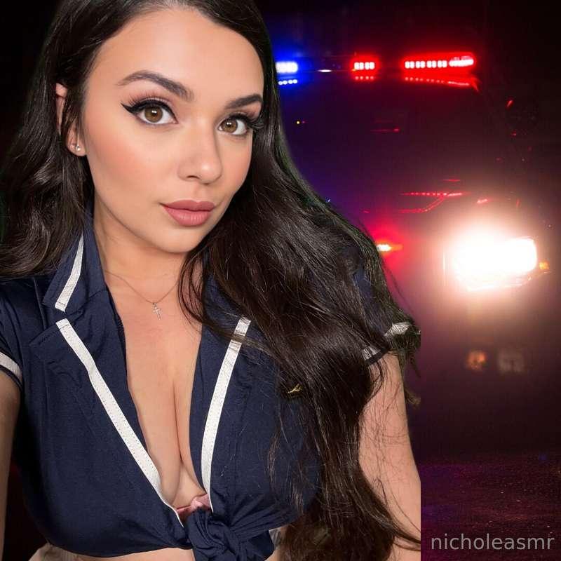 POV: you’re getting pulled over and IM the police officer on..