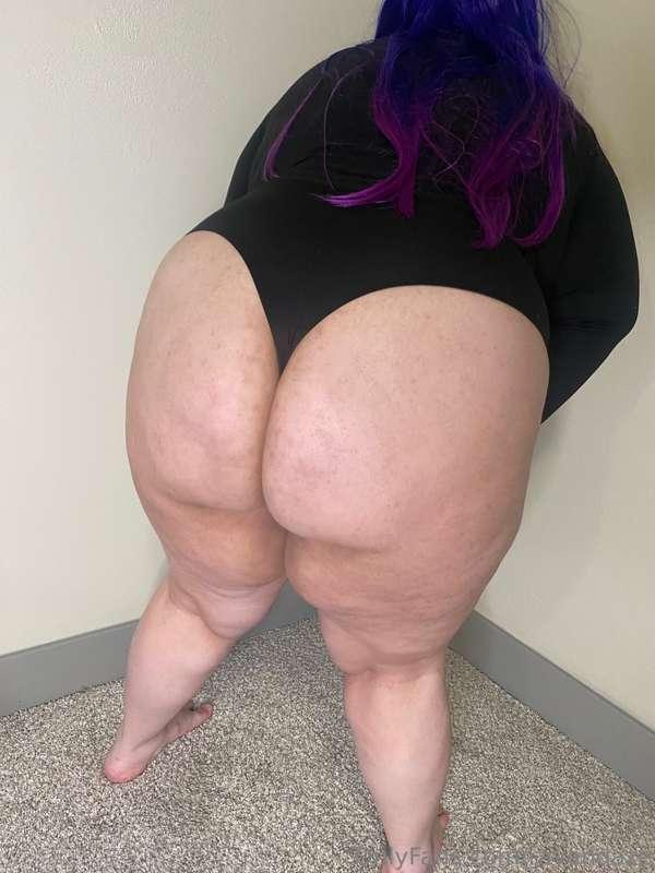 💜🖤🍑🖤💜