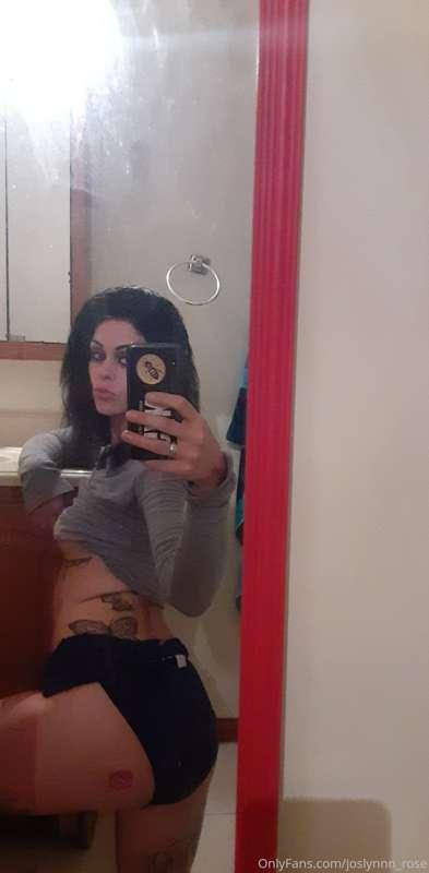joslynnn_rose image #1