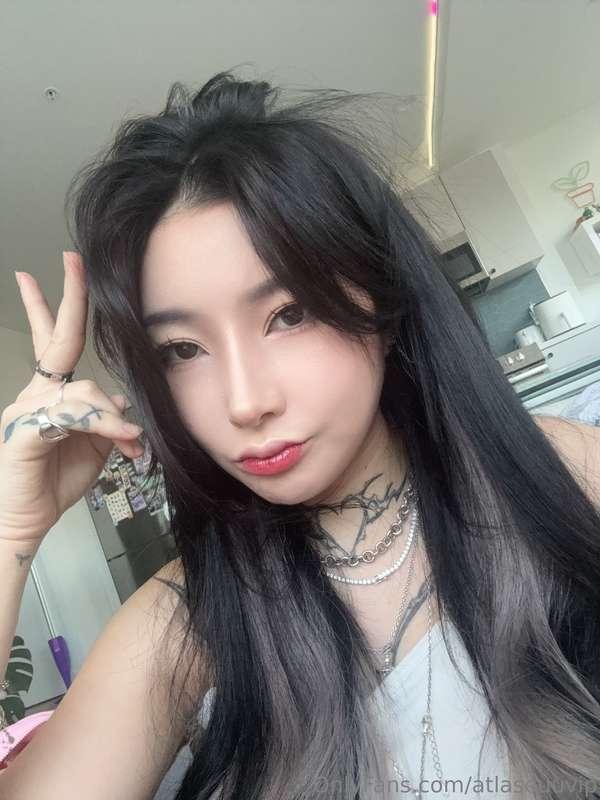 I Sent Nudes Pls Respond LMAO ..or I think that's the meme r..