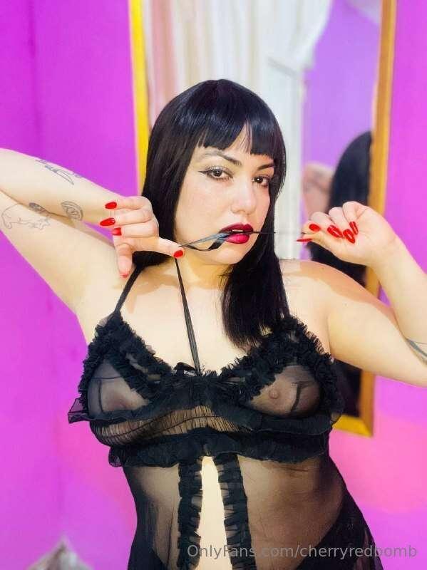 Come and play with mommy