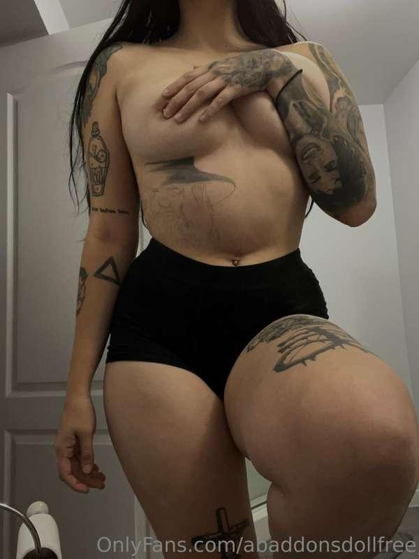 I bet you wanna see me take my hand off.
