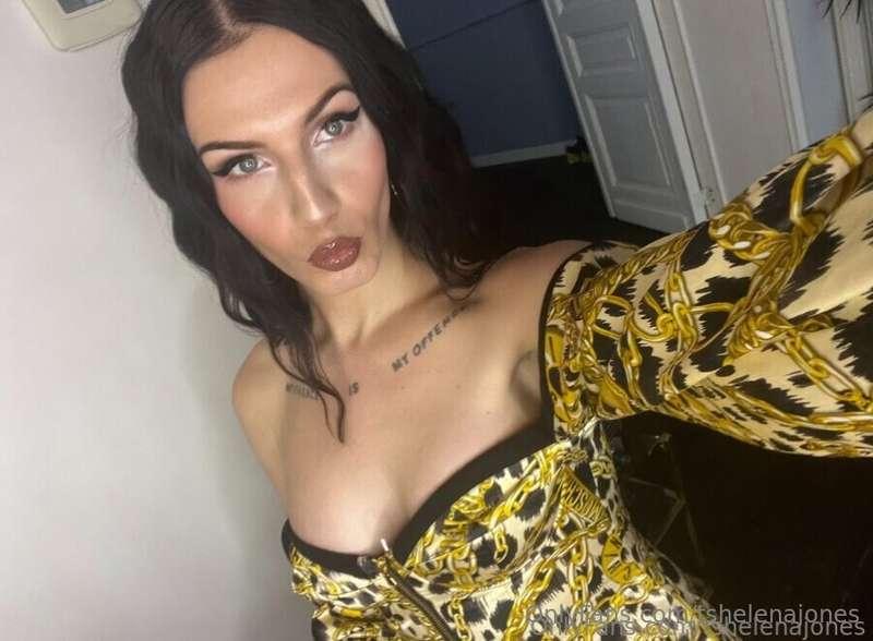 I look good in clothes, but even better without them 😉