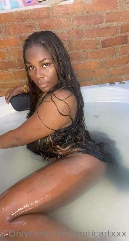 I fantasize about fucking inside this jacuzzi
-
fantaseo con..