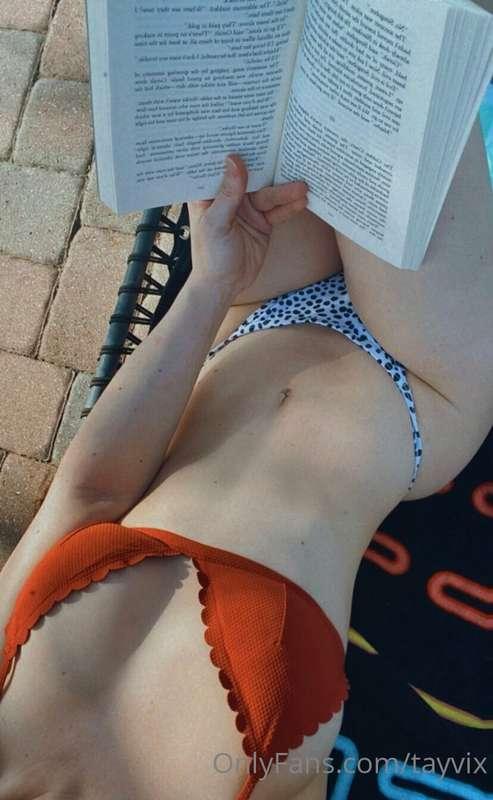 Pool days are best days 👀