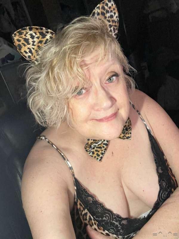 mature4boytoy image #0