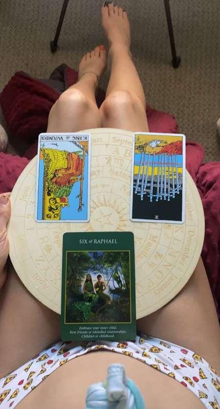 Todays tarot reading for September 11th 2021  🤴🏼🪄KING OF WAN..