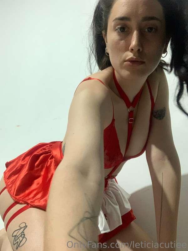 I can be clingy….if you message me… 👅