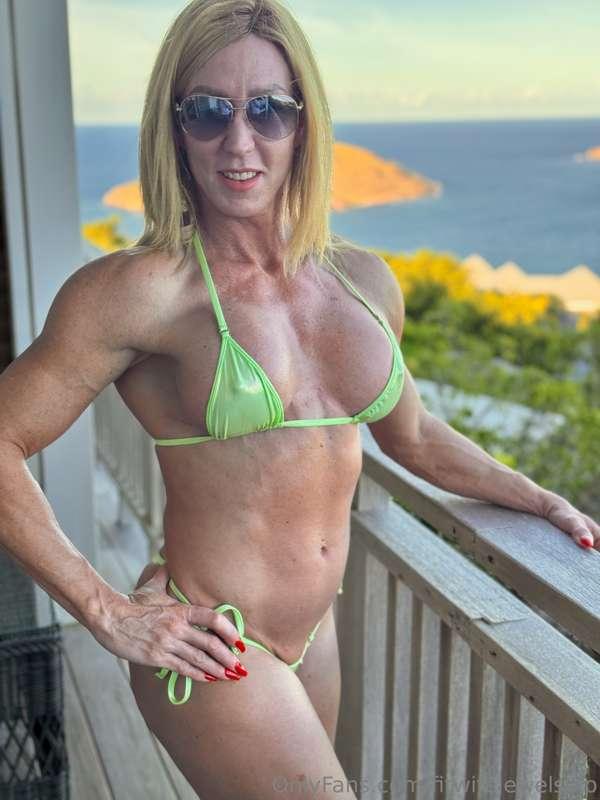 Another beautiful day, another chance for you to impress mom..