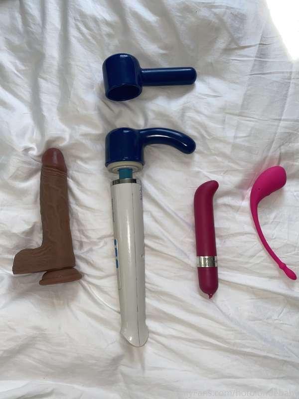 Here are my options of my dildos you can buy off me! Tell me..