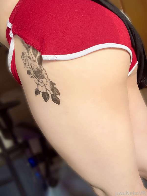 Wanna squish my soft ass and thighs?~👀🍑

 &gt;~~~~~~~~~~~~~~~~~~~~~~~~~~~~~~~~&lt;

Links~ linktr.ee/nekoyaki

#VR #hentai #anime #Vtuber #femboy #lewdtuber #ass #booty #fyp #irl
