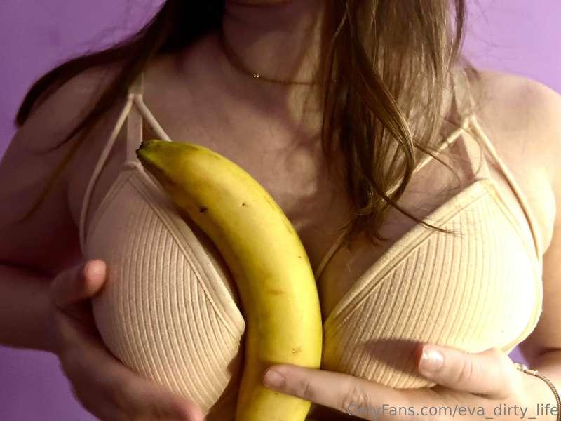 time for lunch🍌