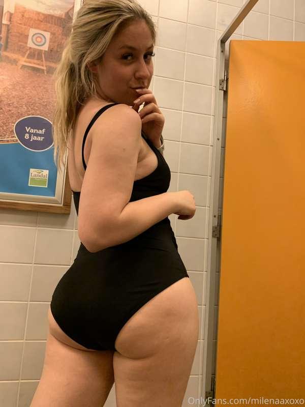 Swimsuit Booty Shots 💦 Who Wants More?😏