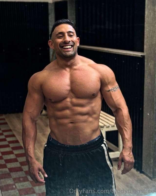 Take a look at this hot latin guy! He has amazing content. W..