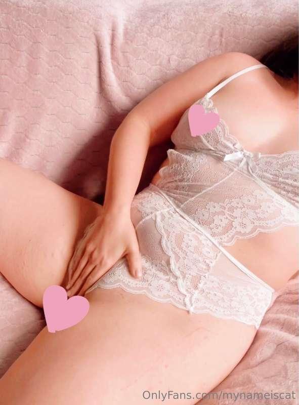 If I told you to hold me like a bowling ball, would you know..