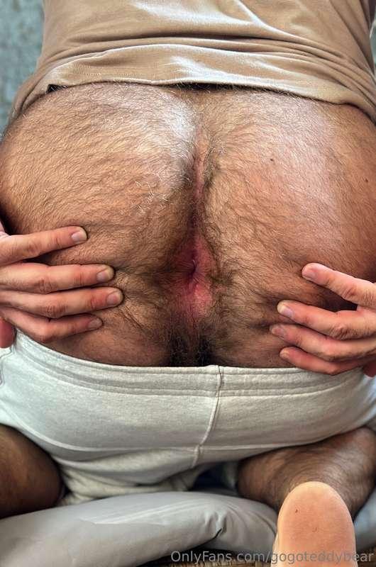 Me showing you my hairy pink hole right before I let you sti..