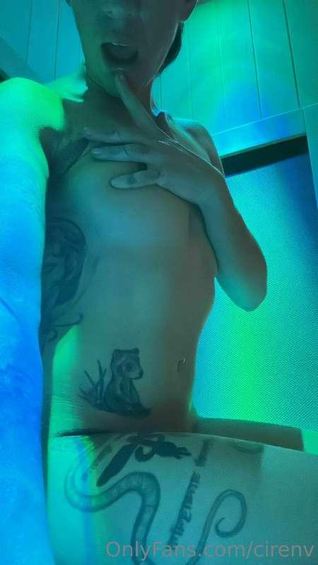 I’m already naked. Let’s play. Get even more of this 🔥🔥🔥 set..