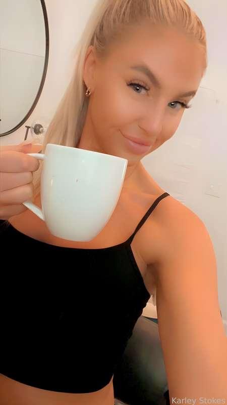 enjoying my morning coffee like… ☕️☀️

