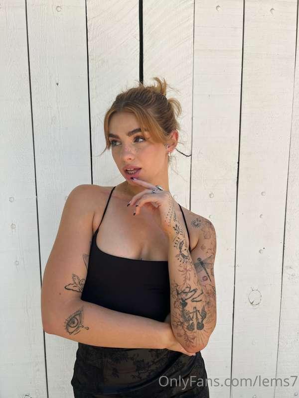 everyone wish me happy girlfriend day