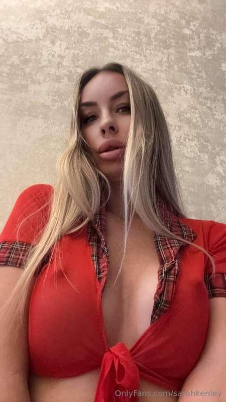 You can accept this photo as an invitation to dm😏❤️