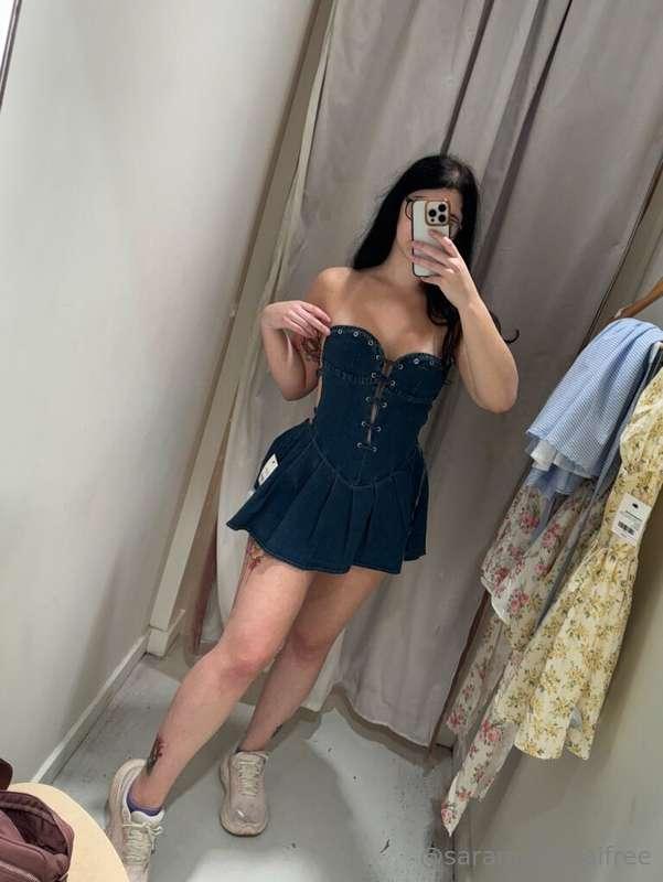 Went shopping today!! Which dress is your fav? 🥰