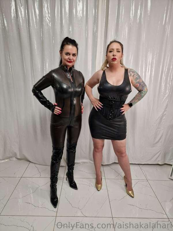 Don't keep your Mistress waiting! 
Come and serve me NOW!
Mi..