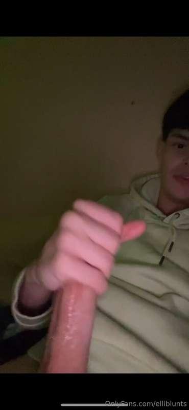 Stroking my pretty dick up & down 😵‍💫