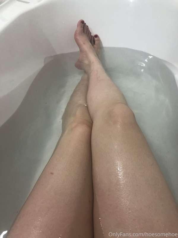I have skinny legs that fit into Asian beauty standards, whi..