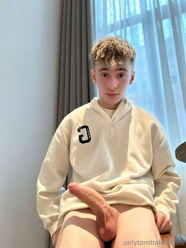 tombakerx image #0