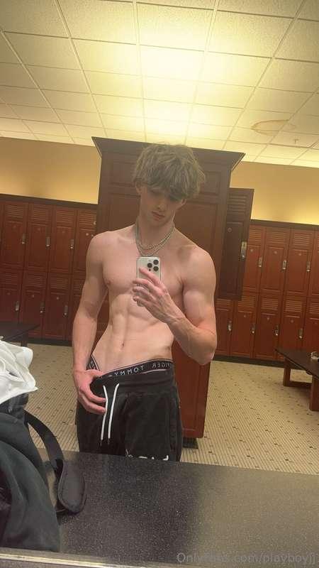 should i jerk off in the gym?