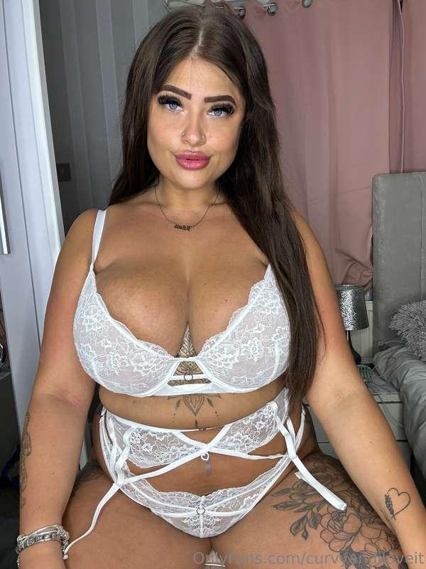 Is white my colour?👀