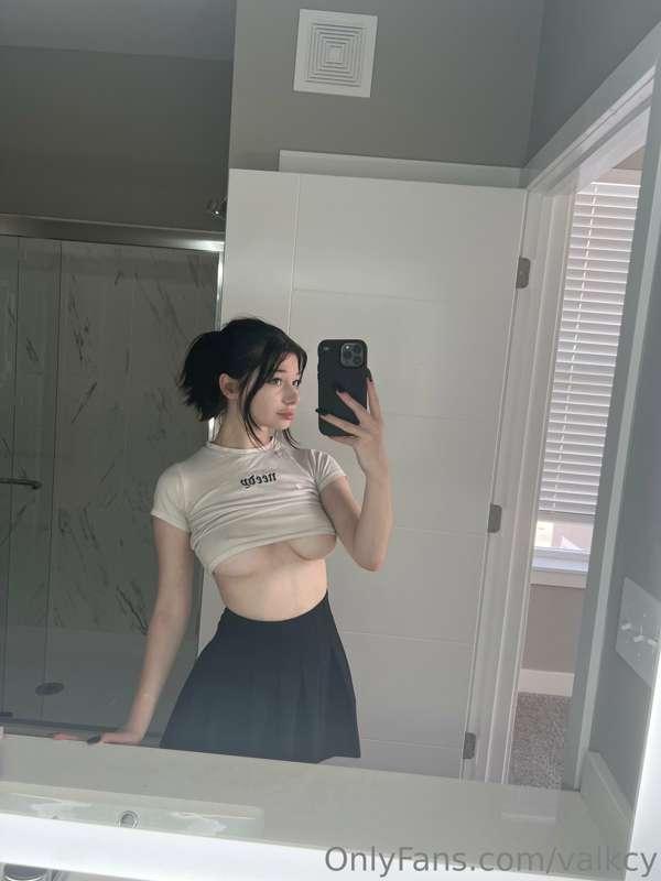 1 like = 1 squeeze 😈
