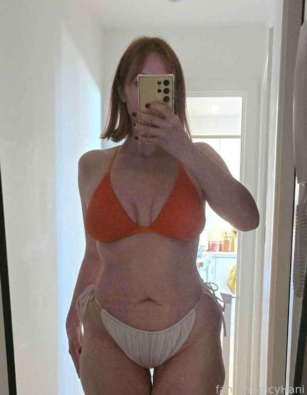 Going to Australia in Feb !!! Trying on bikinis.. nothing seems to fit me anymore but I'm sooooo excited aaa :)