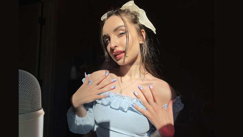 Early Release: Soft & Gentle ASMR | Collarbone Tapping, Tracing, Brushing, Mouth Sounds, Hand Movements +