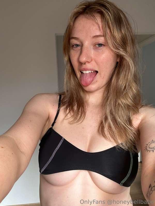 I use my tongue like a pro 👅