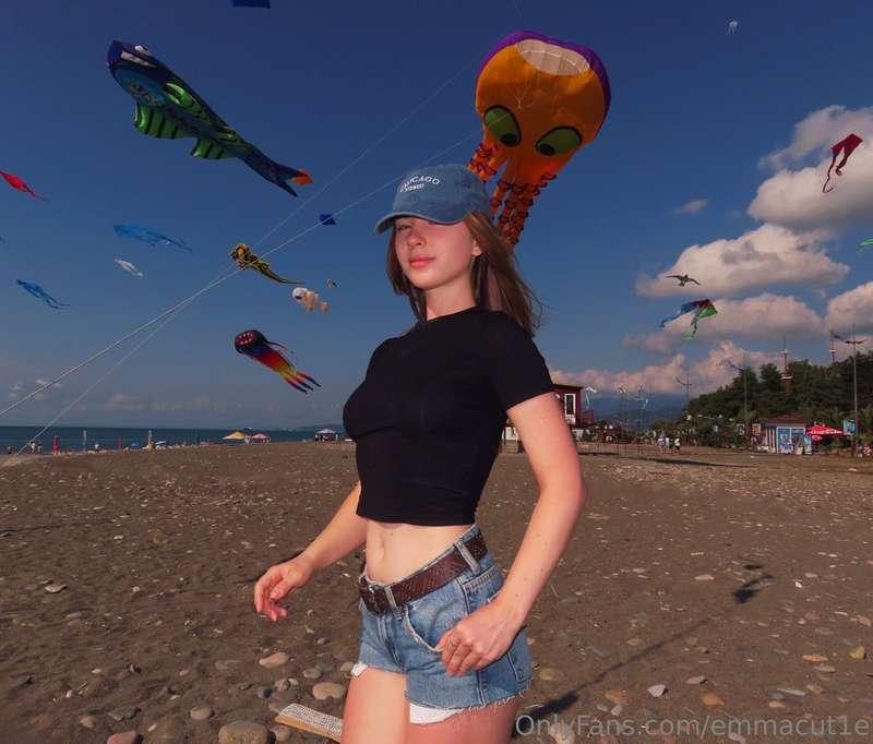 Like a kite, I need a little tension to feel alive 💨Too much..