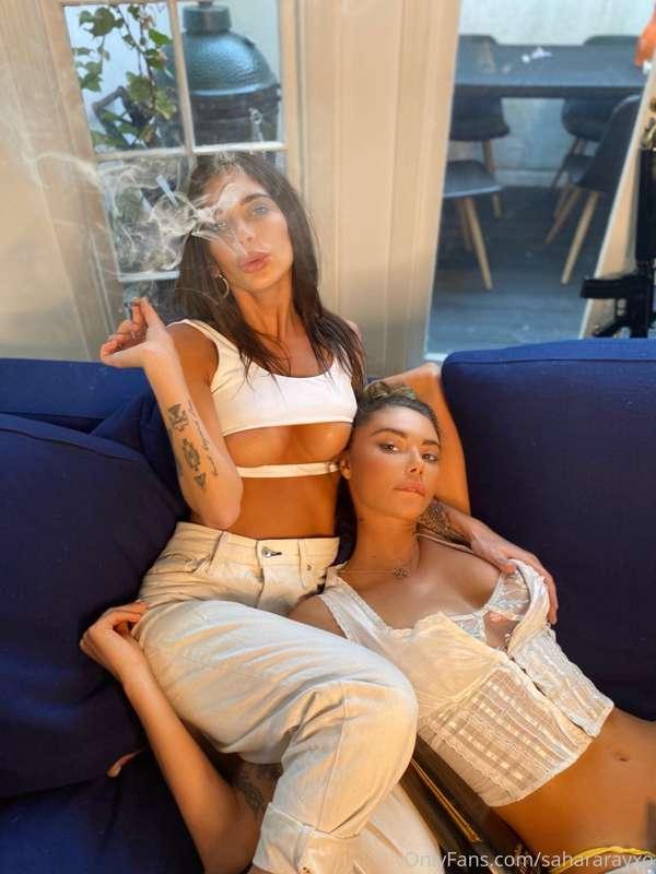 some GIRL ON GIRL boob grabbin action for friskyyyyy fridayy..