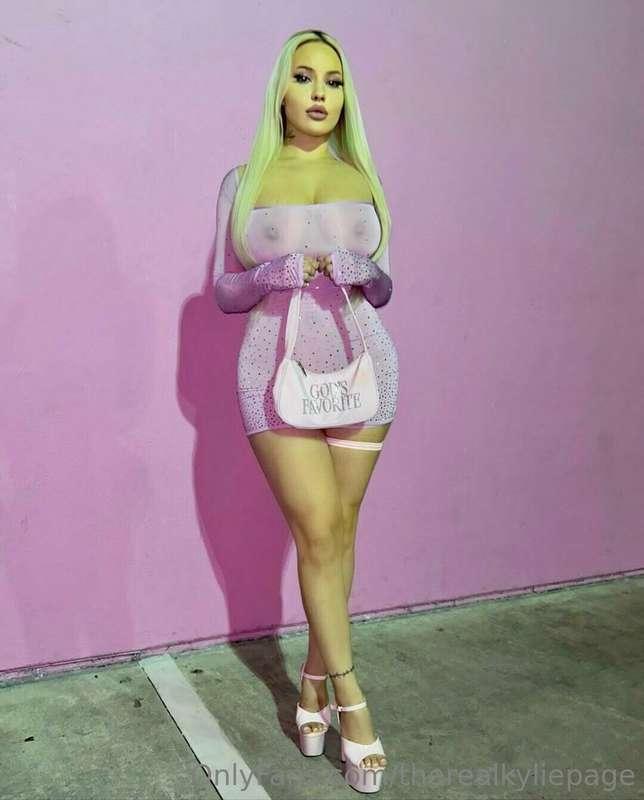 ***I'm going out for drinks tonight in this outfit. What are..