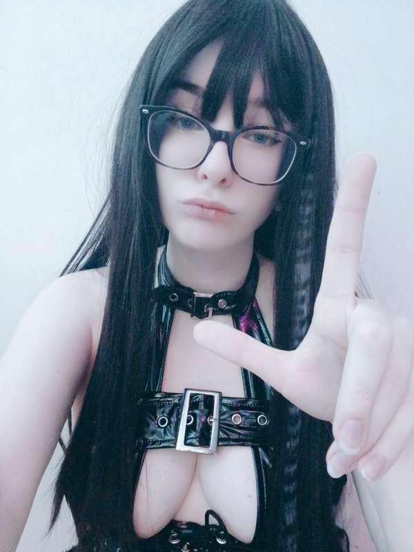 L stands for..... 🤭 well at least i look good wearing shinin..