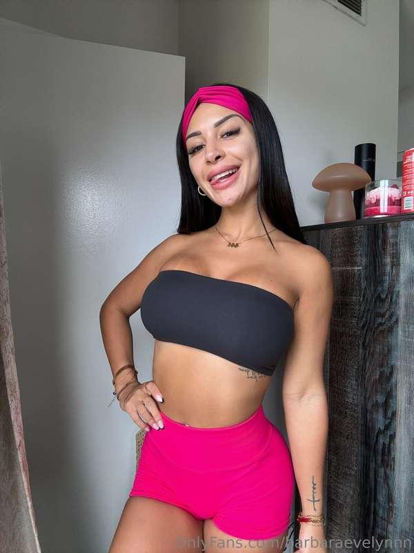 Pink vibes for my NEW GG RELEASE!! Check your DM's in 3 hour..