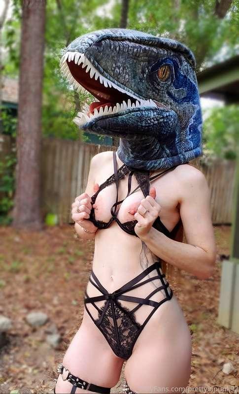 FUN FACTS! And Dino Slut because it's National Dinosaur Day ..