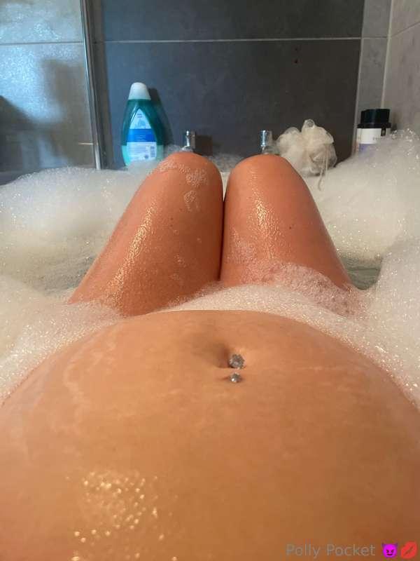 Just me and my bloat taking a bath! 😏