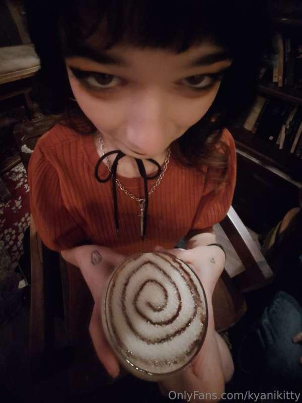 kyanikitty image #0