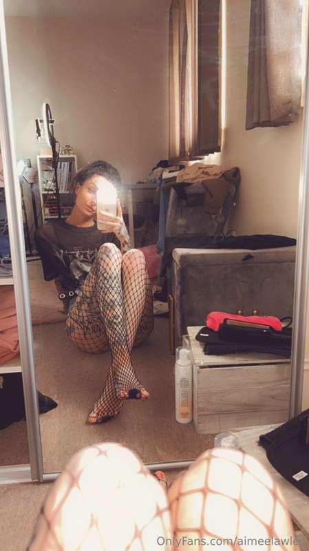 dipping into desire, one fishnet at a time 😉