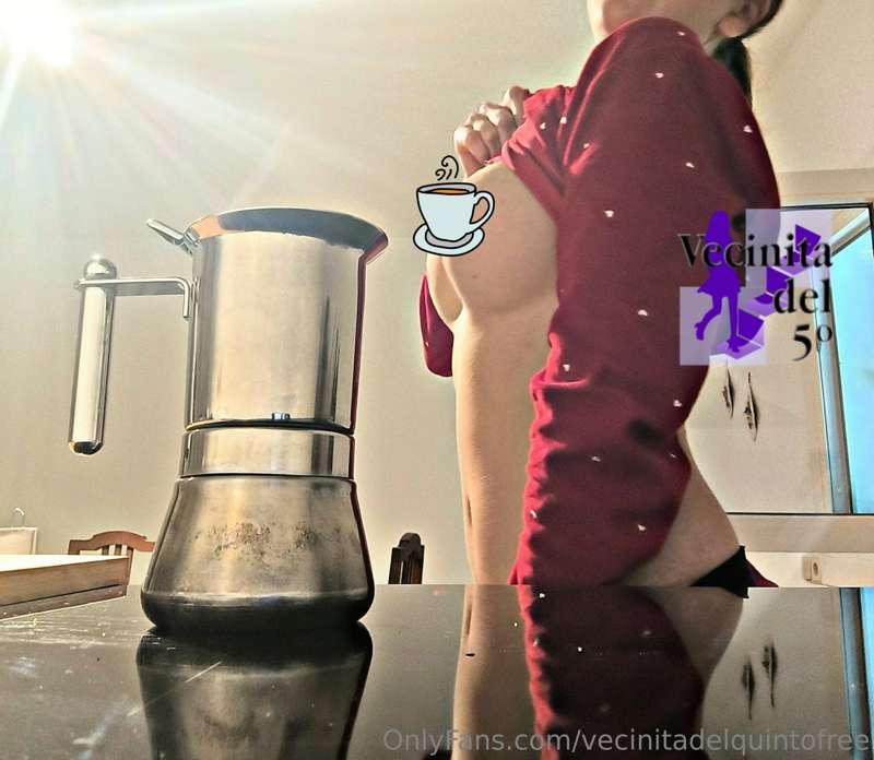 Buenos días 
Que mejor manera que despertar con la vecinita ..