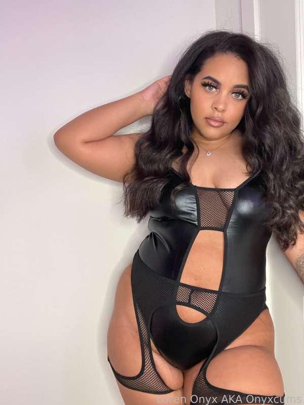 onyxcums image #0