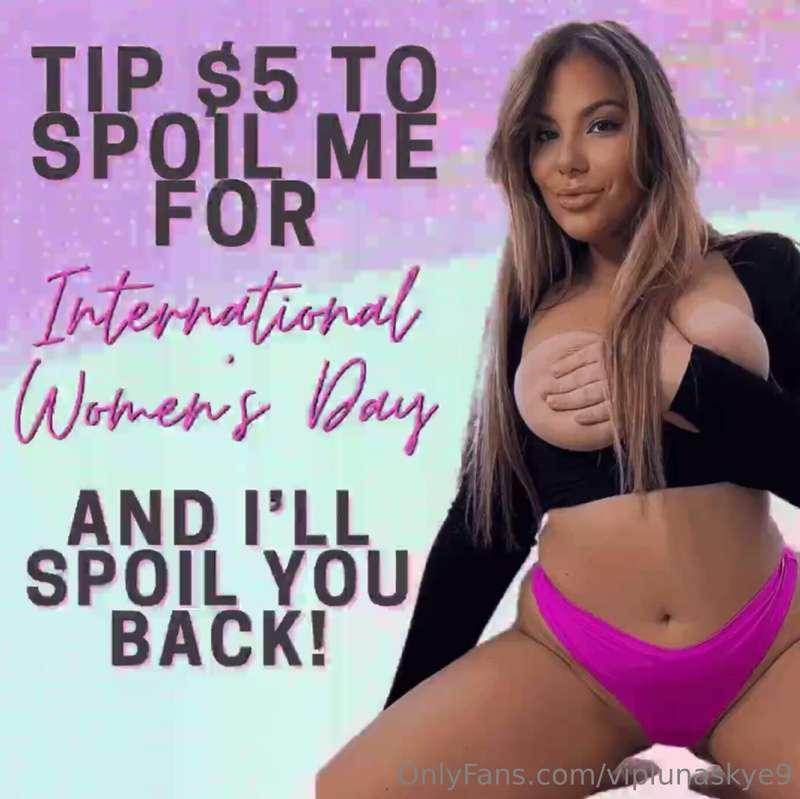**It's a Fucking Fabulous Friday and I feel like spoiling yo..