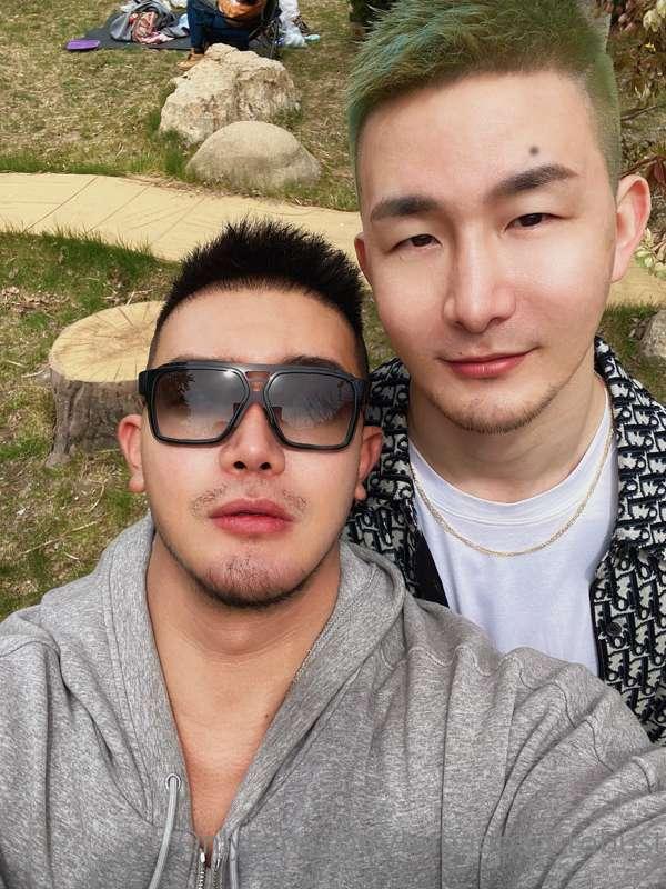 推特的账号被封了，但是这上还会正常更新的，新的推特号是 hubaobao18，爱你们😘

My twitter acco..