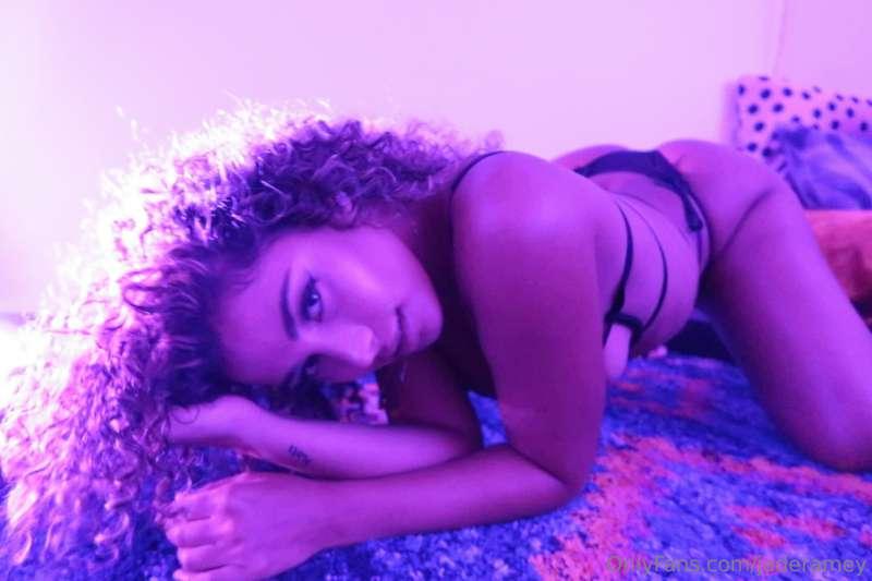 This is by far my hottest silhouette pic yet 😍🥵 Do you agree..